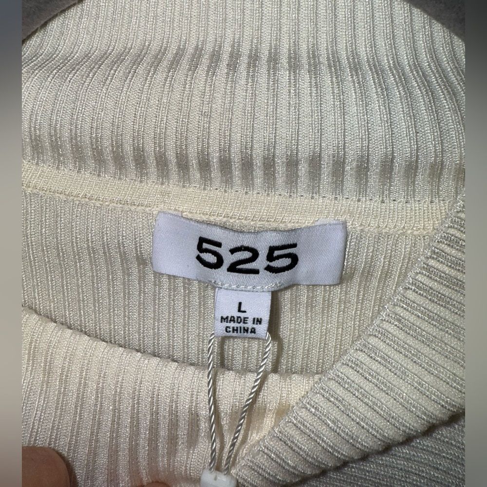 525 America Women’s Mockneck Keyhole Pullover Sweater in Chalk Size Large NWT - Picture 7 of 11